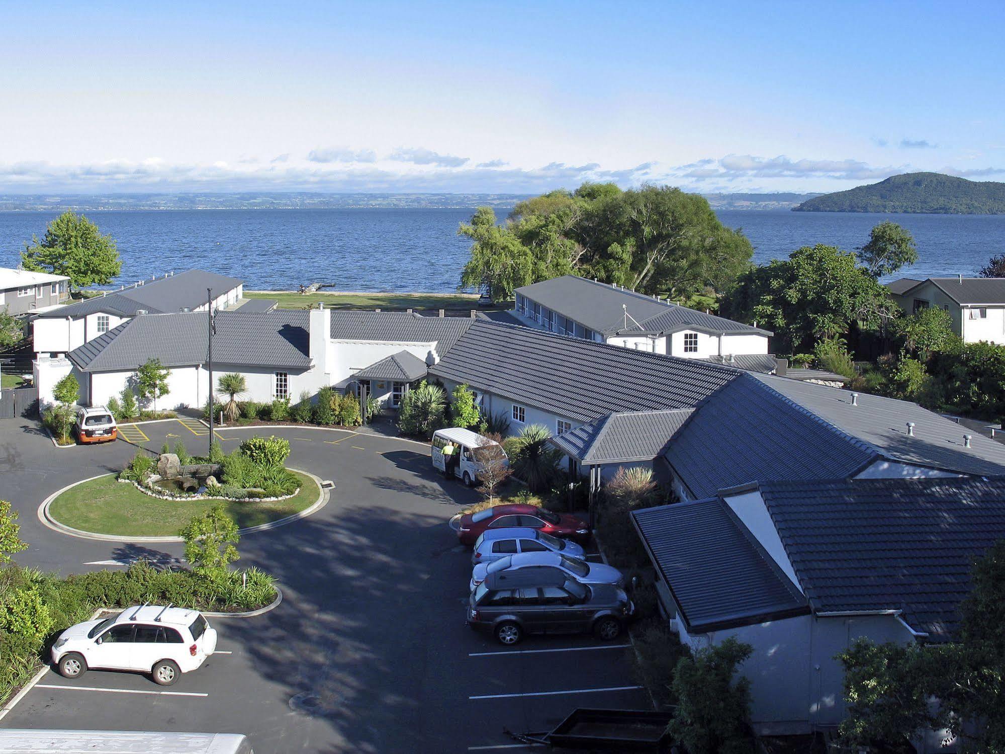 Wai Ora Lakeside Spa Resort Rotorua Bagian luar foto