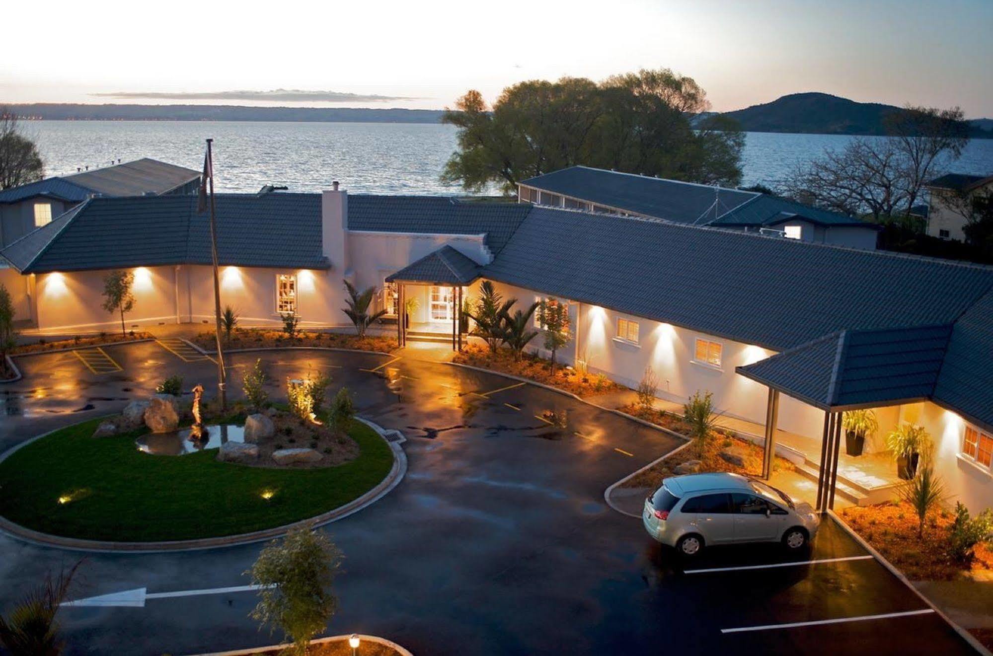 Wai Ora Lakeside Spa Resort Rotorua Bagian luar foto
